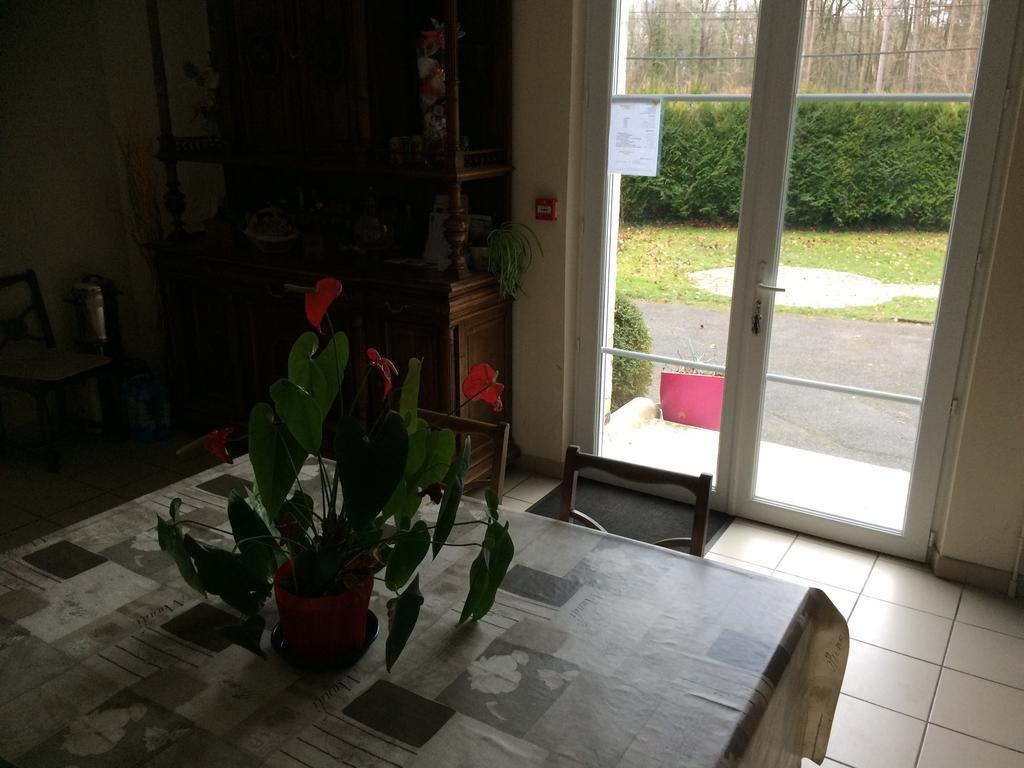 La Demi-Lune Bed & Breakfast Bailleval Luaran gambar